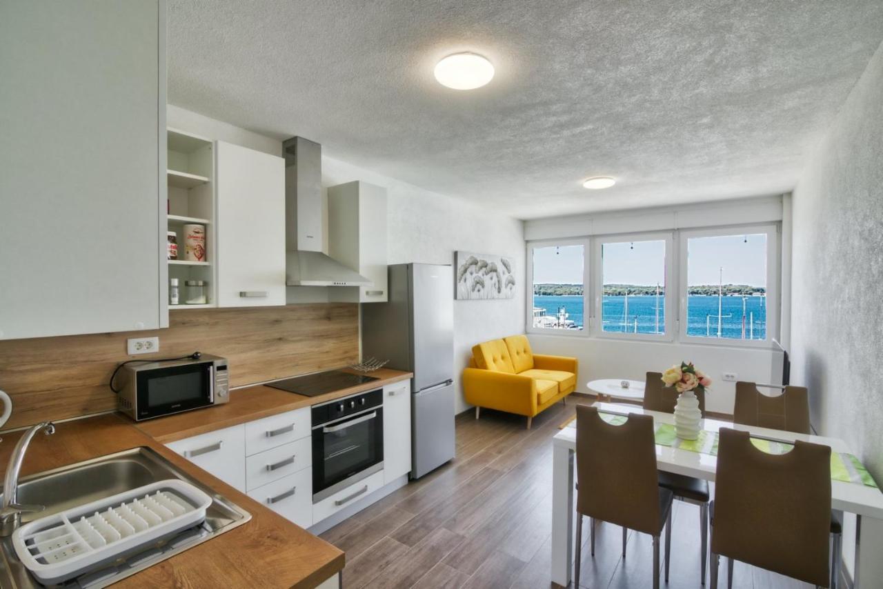 PUY Apartment Marina With Sea View מראה חיצוני תמונה