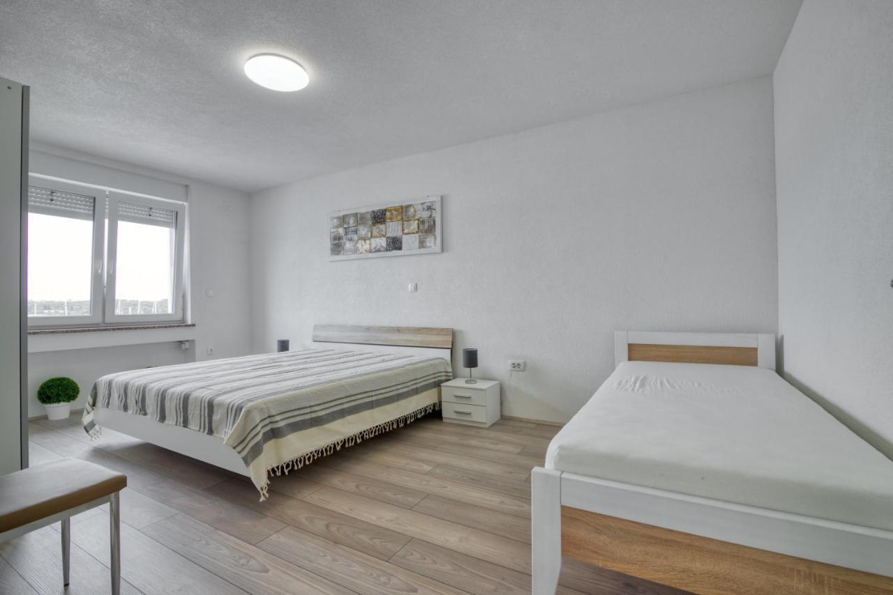 PUY Apartment Marina With Sea View מראה חיצוני תמונה