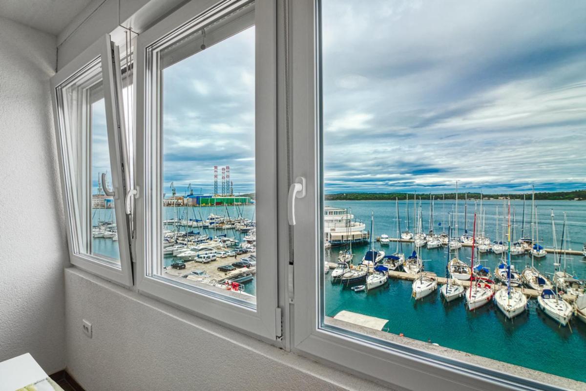 PUY Apartment Marina With Sea View מראה חיצוני תמונה